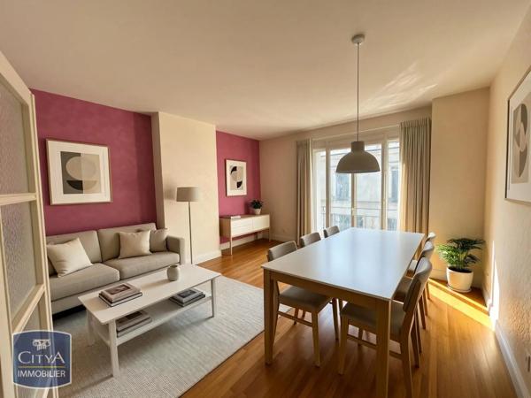 Appartement à louer 3 pièces 78.23m² Tours (37000)