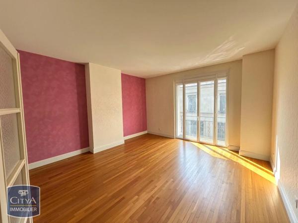 Appartement à louer 3 pièces 78.23m² Tours (37000)