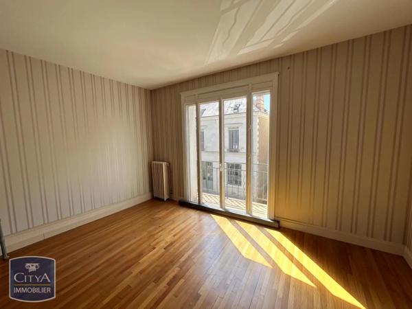 Appartement à louer 3 pièces 78.23m² Tours (37000)