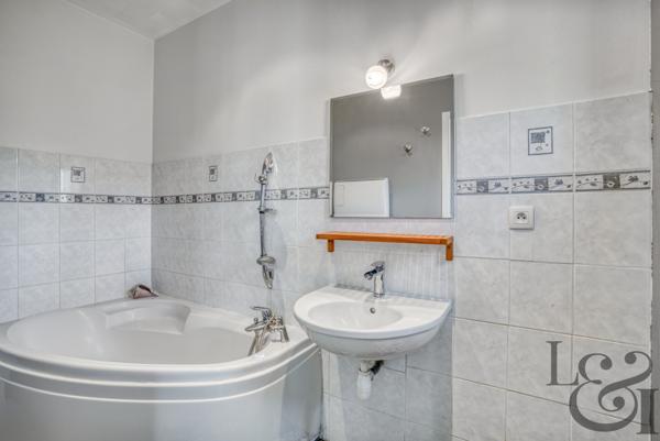 Maison de ville avec jardin et piscine à Casseneuil (Lot-et-Garonne, 47)