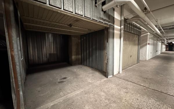 Stationnement à vendre    14 m2 Paris 11