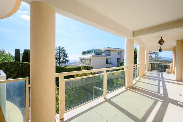 Appartement Le Cannet (Bréguière) 3p 93 m2 terrasse, garage, piscine