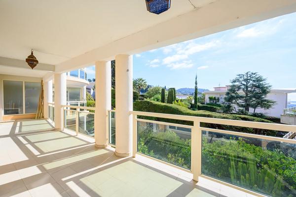 Appartement Le Cannet (Bréguière) 3p 93 m2 terrasse, garage, piscine