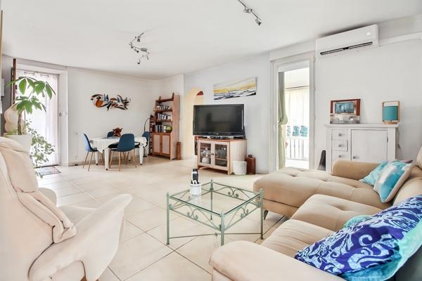 Beau T4 rénové en maison de ville au calme, véranda et balcon !