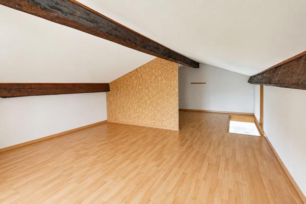 Beau T4 rénové en maison de ville au calme, véranda et balcon !