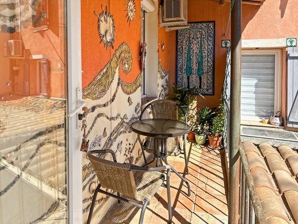 Beau T4 rénové en maison de ville au calme, véranda et balcon !