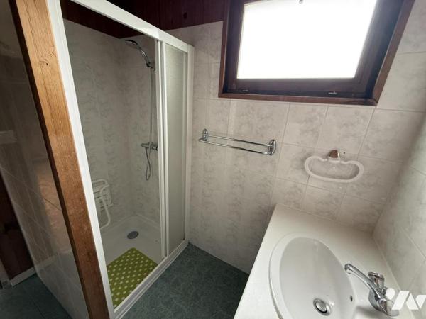 Maison à proximité immédiate du centre bourg avec garage