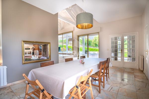 Superbe maison contemporaine de plain-pied ? 280 m² avec piscine