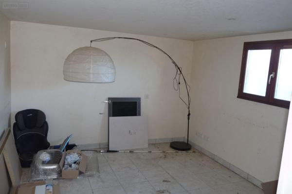 Maison à vendre à Ambrières-les-Vallées en Mayenne (53300), ref : 53075DLS25022