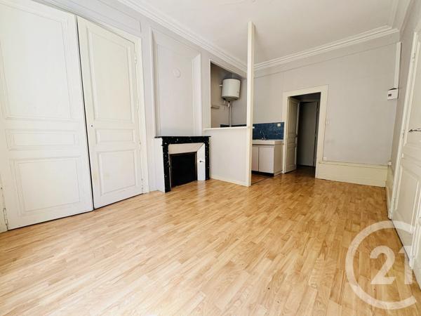 Immeuble à vendre  297,38 m 2   LIMOGES  - 87