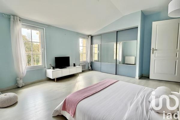 Maison 7 pièces de 190 m² à Saint-André-de-Cubzac (33240)