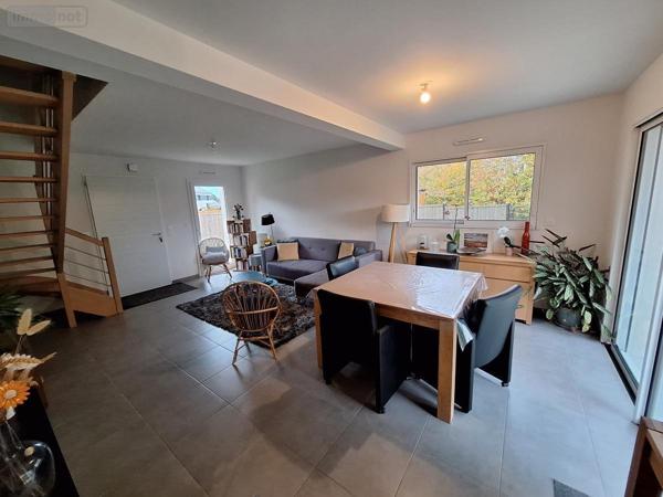 Maison à louer à Miniac-Morvan en Ille-et-Vilaine (35540), ref : 35084-L326