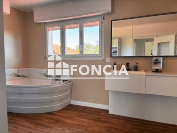 Location Maison 5 pièces 119.94 m² - Oloron-sainte-marie 64400