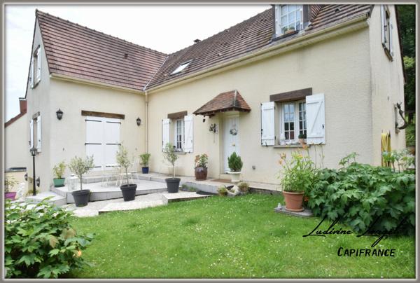 Maison traditionnelle de 1988 à vendre à 10min de VILLERS-COTTERETS (02) 20min de SOISSONS-6 pièces- 146 m² vivable de plain-pied- 4 chambres- Mezzanine–Sous-sol total -piscine – Abris -Terrain 5859m2