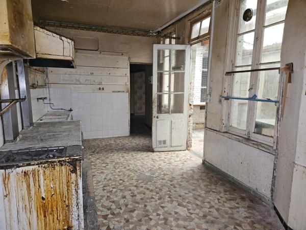 Immeuble
         18 pièces
        - 316 m² 580 000 € *