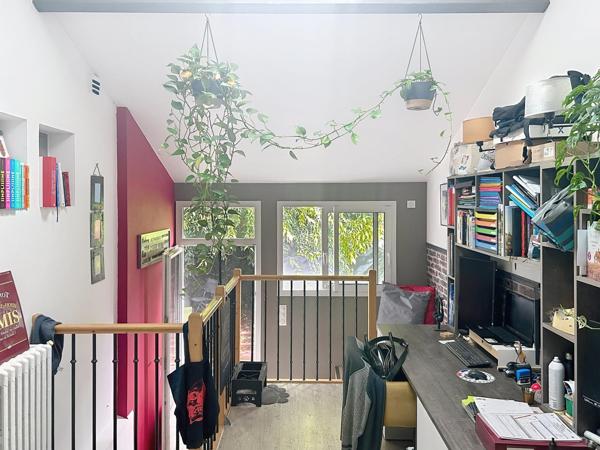 Échoppe rénovée avec terrasse emplacement idéal