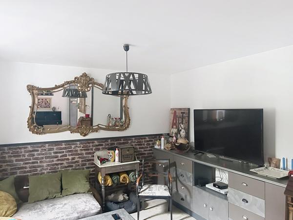 Échoppe rénovée avec terrasse emplacement idéal