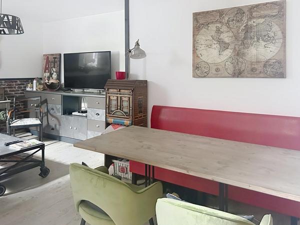 Échoppe rénovée avec terrasse emplacement idéal