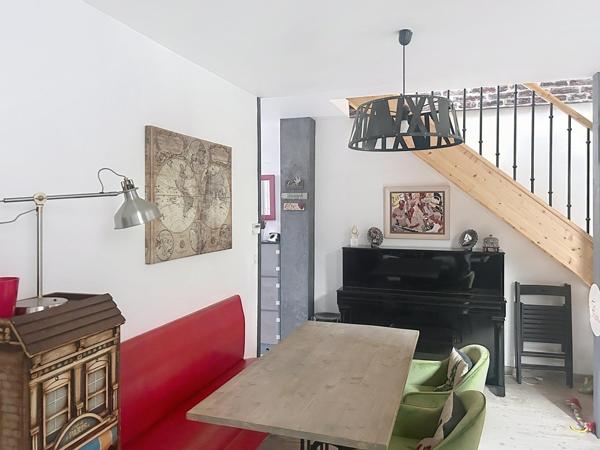 Échoppe rénovée avec terrasse emplacement idéal