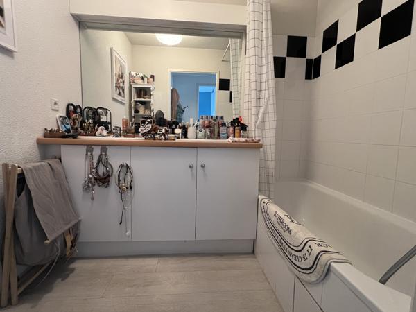 Poitiers (86000) APPARTEMENT LUMINEUX 3 CHAMBRES TERRASSE STATIONNEMENT INVESTISSEUR 8%