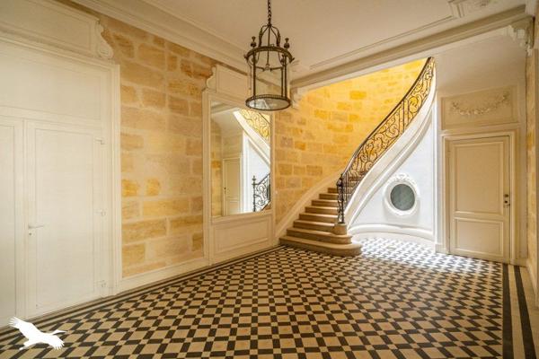 Appartement 324 500 € Bordeaux 1 pièce 43 m² DPE D