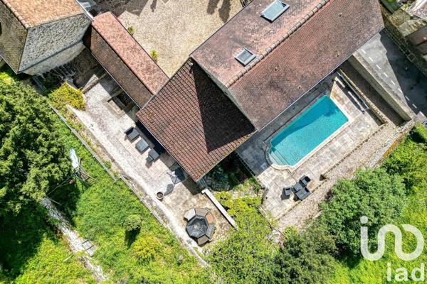 Maison 12 pièces de 343 m² à Juziers (78820)