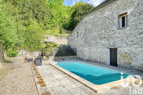 Maison 12 pièces de 343 m² à Juziers (78820)