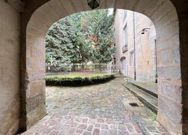 Appartement à vendre    7 pièces • 252 m2 Alençon