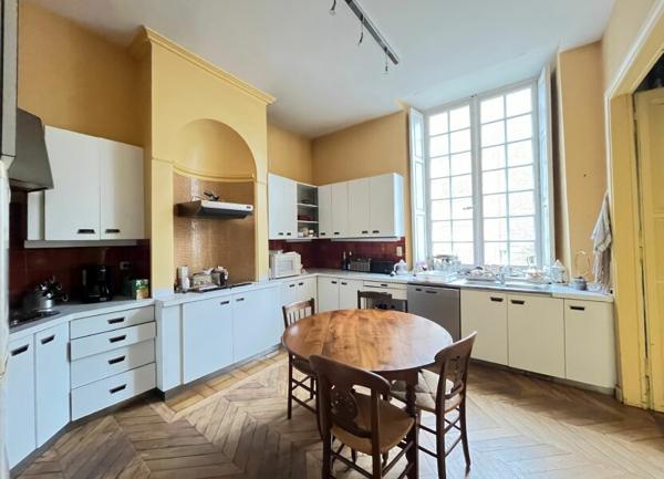Appartement à vendre    7 pièces • 252 m2 Alençon