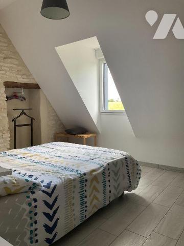 A VENDRE : Très belle maison en pierre entièrement restaurée avec beaucoup de goût, située sur ...