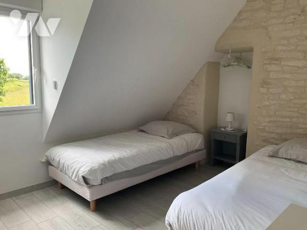 A VENDRE : Très belle maison en pierre entièrement restaurée avec beaucoup de goût, située sur ...