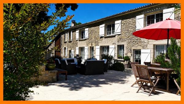 Vente                                                      Maison
                        
                     16 pièces                      400 m2                     à La Réole
