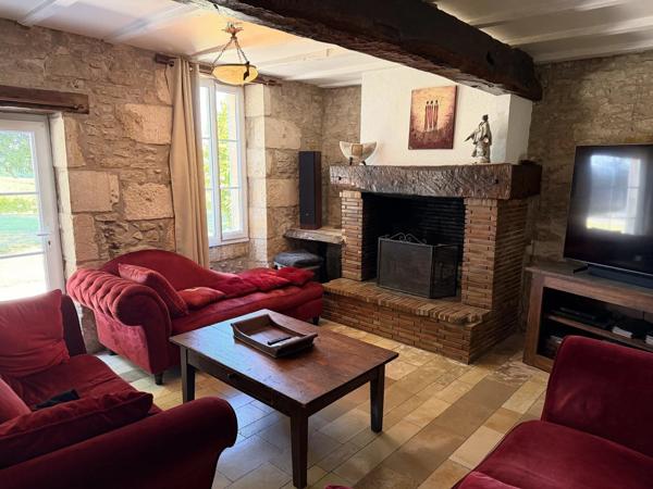 Vente                                                      Maison
                        
                     16 pièces                      400 m2                     à La Réole