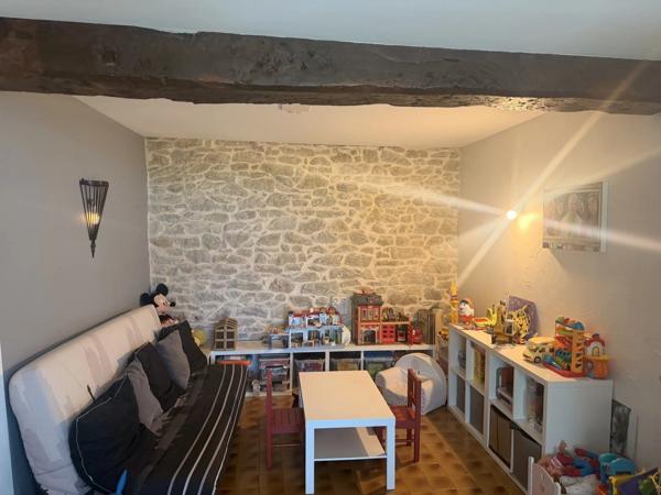 Vente                                                      Maison
                        
                     16 pièces                      400 m2                     à La Réole