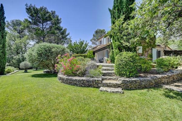 Vente Maison de luxe Saint-Maximin-la-Sainte-Baume 7 Pièces 171 m²