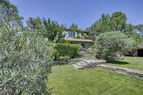Vente Maison de luxe Saint-Maximin-la-Sainte-Baume 7 Pièces 171 m²