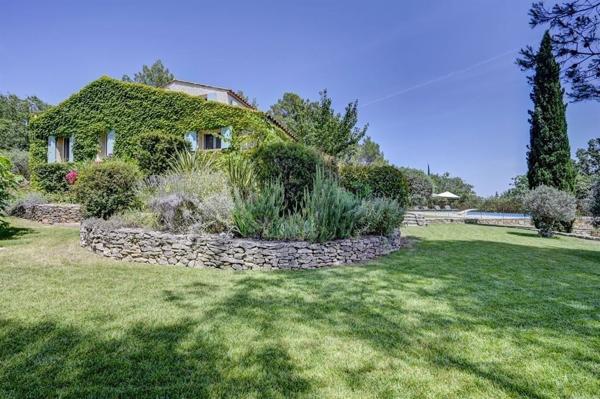 Vente Maison de luxe Saint-Maximin-la-Sainte-Baume 7 Pièces 171 m²