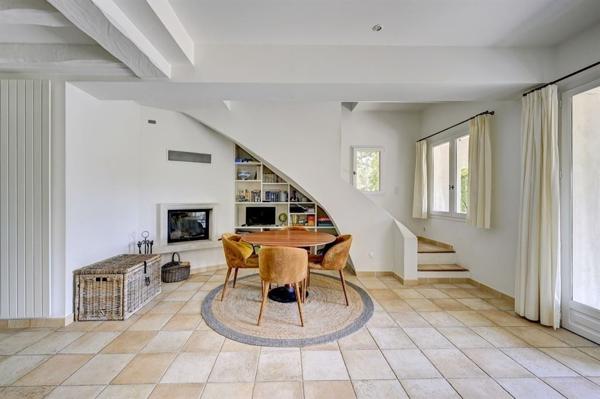 Vente Maison de luxe Saint-Maximin-la-Sainte-Baume 7 Pièces 171 m²