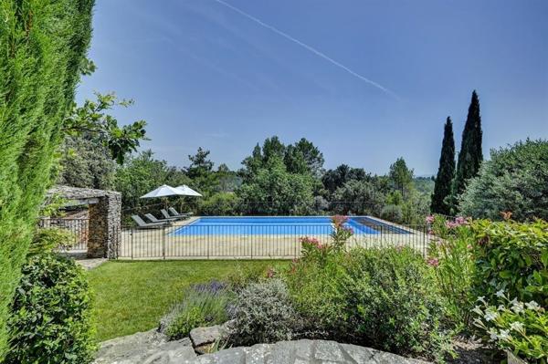 Vente Maison de luxe Saint-Maximin-la-Sainte-Baume 7 Pièces 171 m²
