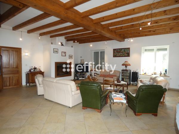 Maison 9 pièces - 360 m²