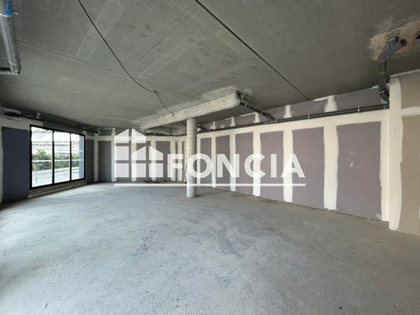 Location Local commercial 1 pièce 80 m² - RUE FAMIN Chartres 28000