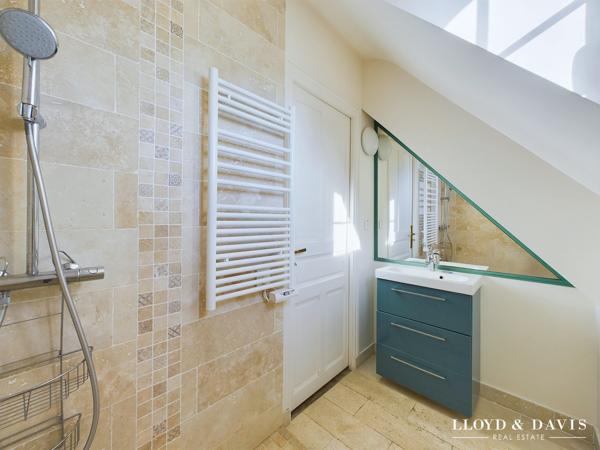 Maison familiale de charme au Vésinet – 7 chambres – Parc paysager 1 500 m²