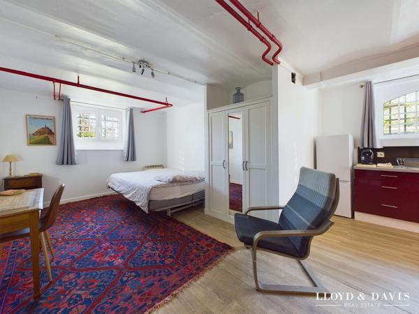 Maison familiale de charme au Vésinet – 7 chambres – Parc paysager 1 500 m²