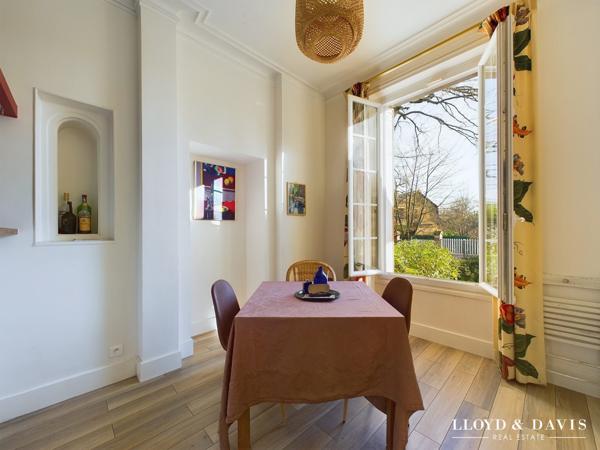 Maison familiale de charme au Vésinet – 7 chambres – Parc paysager 1 500 m²