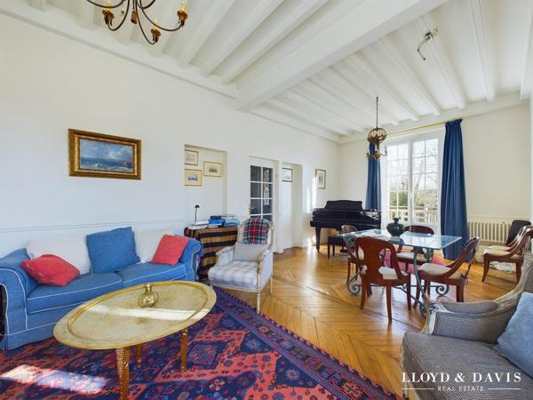 Maison familiale de charme au Vésinet – 7 chambres – Parc paysager 1 500 m²