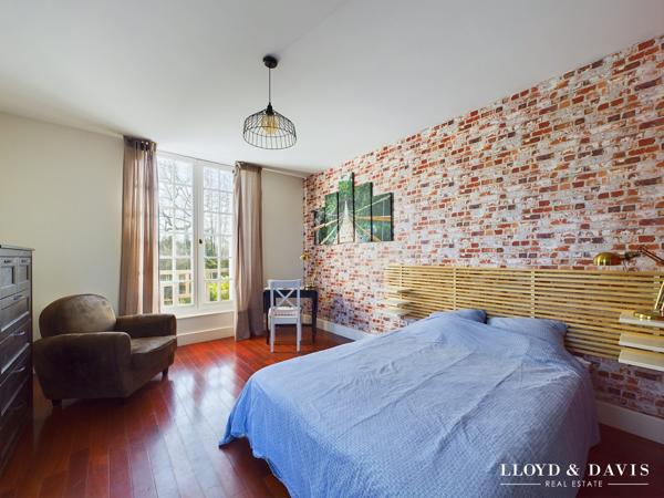 Maison familiale de charme au Vésinet – 7 chambres – Parc paysager 1 500 m²