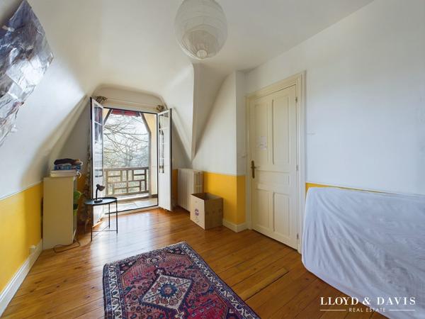 Maison familiale de charme au Vésinet – 7 chambres – Parc paysager 1 500 m²