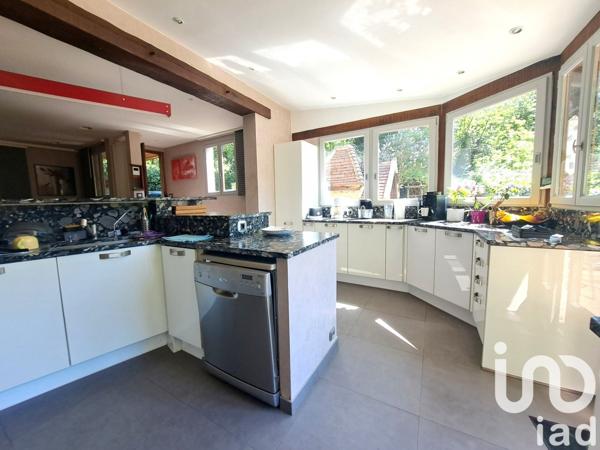 Maison 6 pièces de 155 m² à Saint-Cyr-sous-Dourdan (91410)