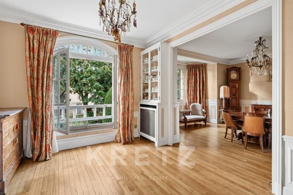 Saint-Cloud – Demeure familiale avec vaste jardin et potentiel