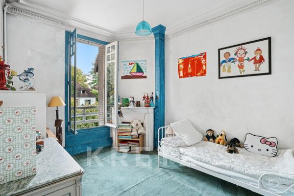 Saint-Cloud – Demeure familiale avec vaste jardin et potentiel